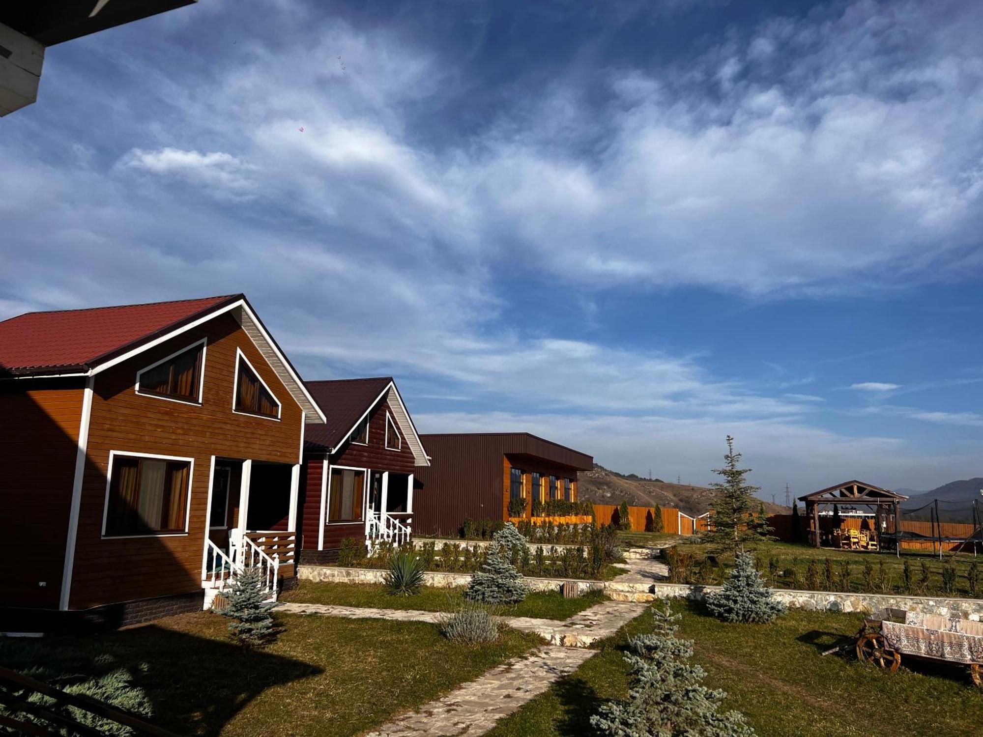 Cottage Chalet And Tours Dilijan Ngoại thất bức ảnh